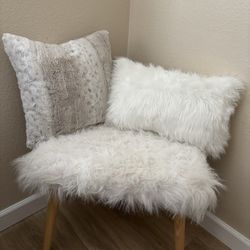Pier 1 Faux Fur Stool / Bench / Ottoman