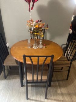 Kitchen table with 4 chairs
