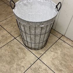 Wired Hamper/laundry