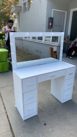 Makeup vanity desk