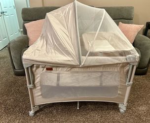 Bedside sleeper/ play yard