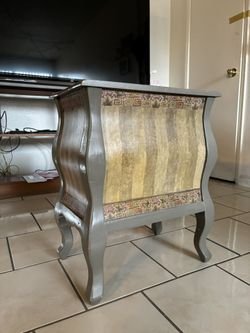 Vintage Dresser!