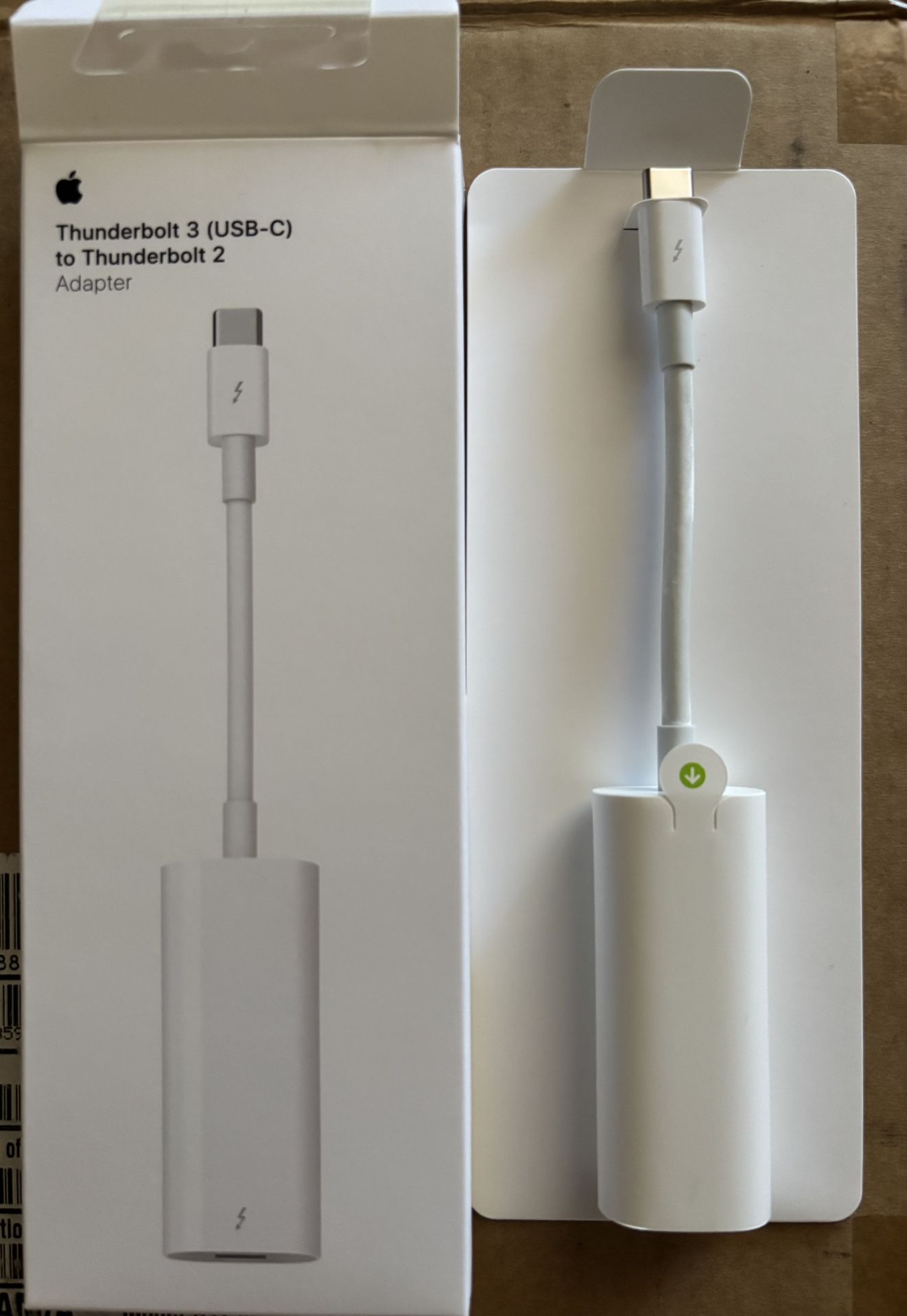 Apple adapter Thunderbolt 3 (USB-C) to Thunderbolt 2