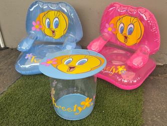 Vintage look - Tweety Bird Inflatable Kids Chair and Table Set