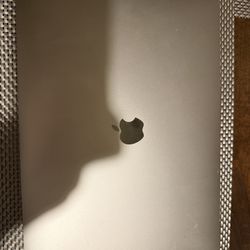 MacBook Pro TouchBar 2017 16gb 256gb i7 EFI LOCKED 