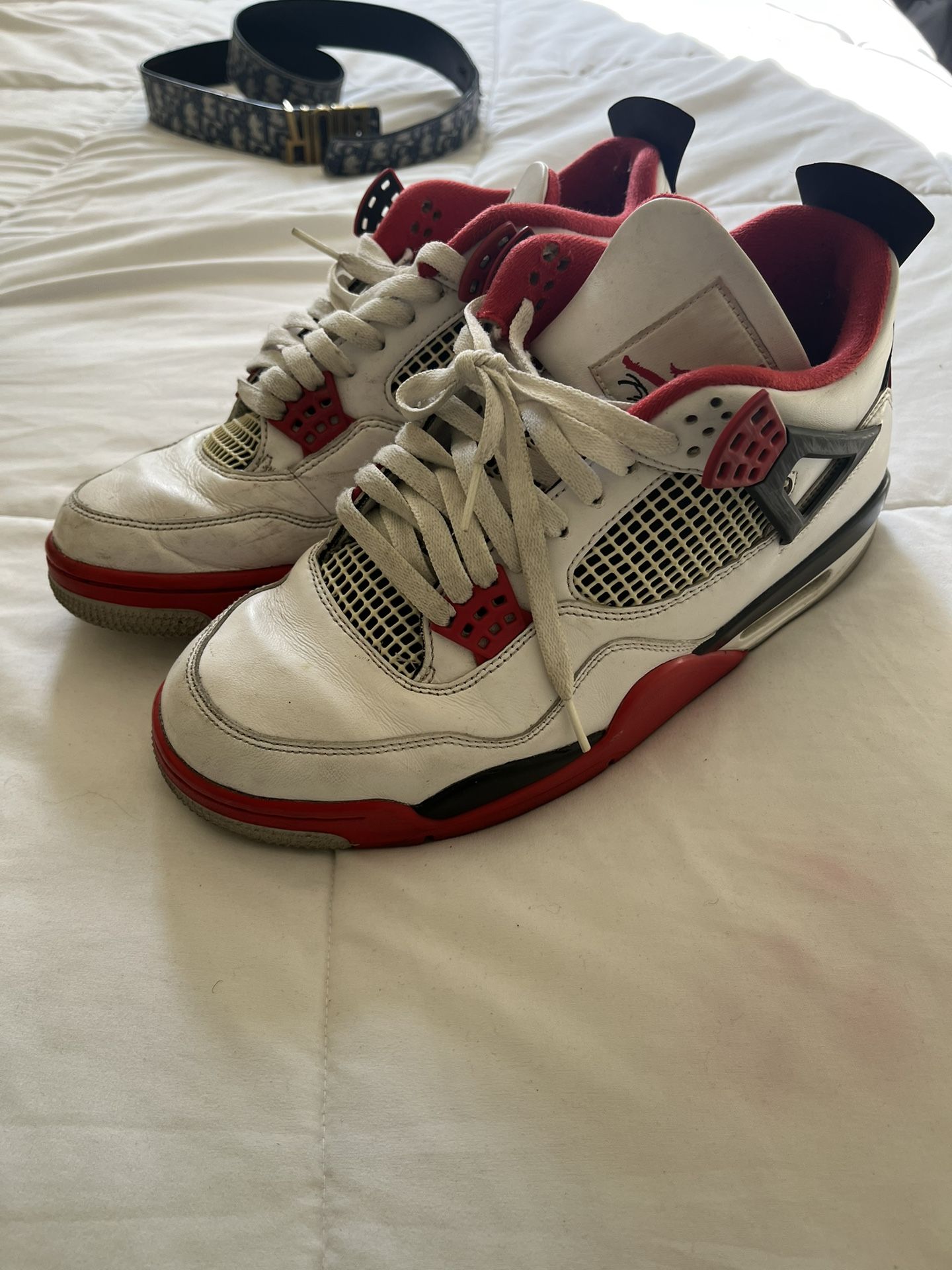 Air Jordan 4 Fire Red Size 11