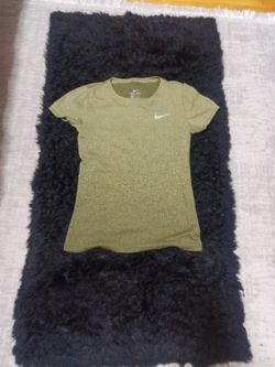 Nike Dri fit Xs Green Shirt 