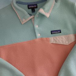 Patagonia Lightweight Synchilla Snap- T Fleece Pullover
Size M
