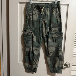 Boy’s Wrangler Camouflage Pants Size 10 Husky