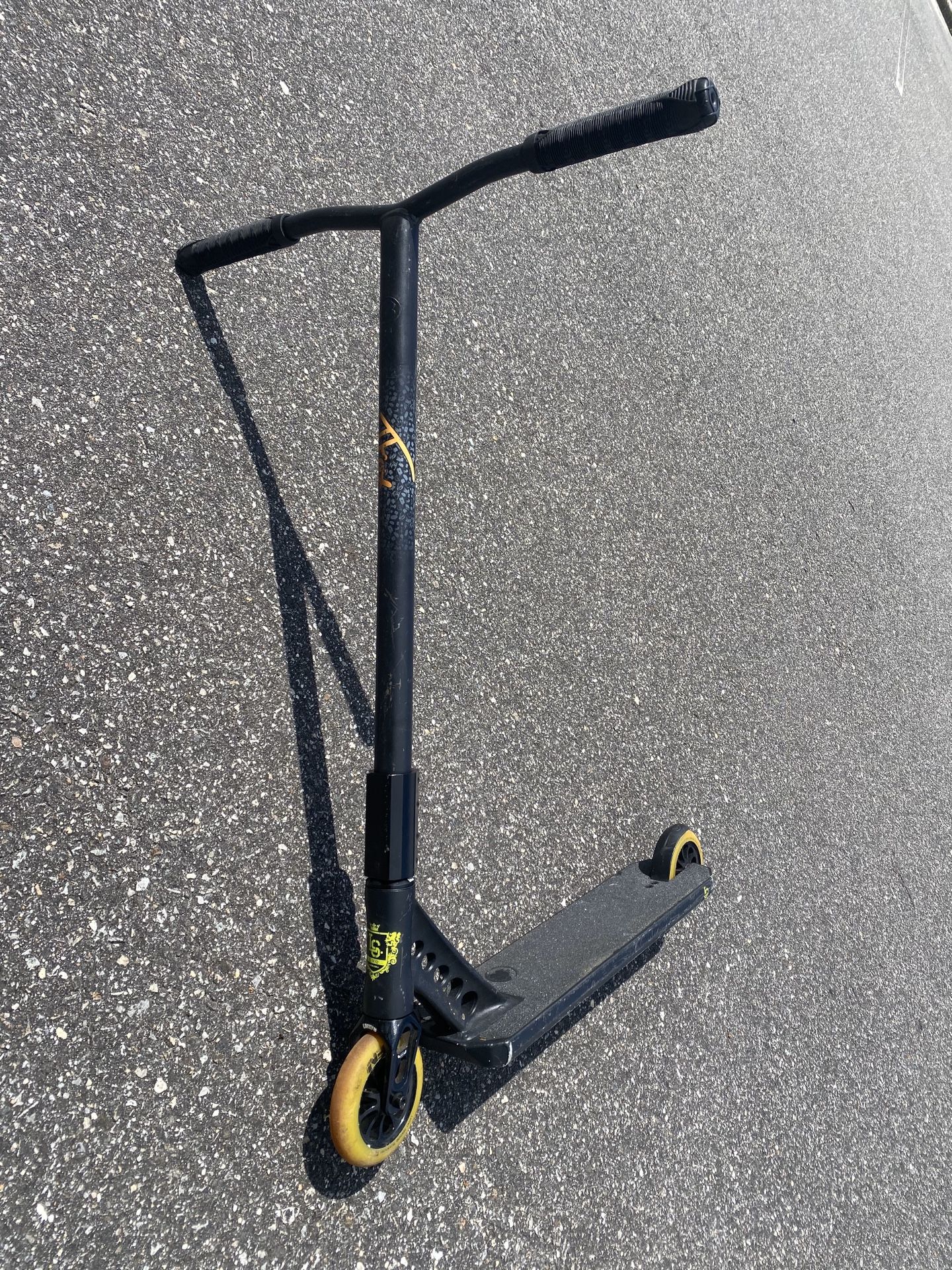 Lucky Evo/ Tanner Fox Complete Scooter