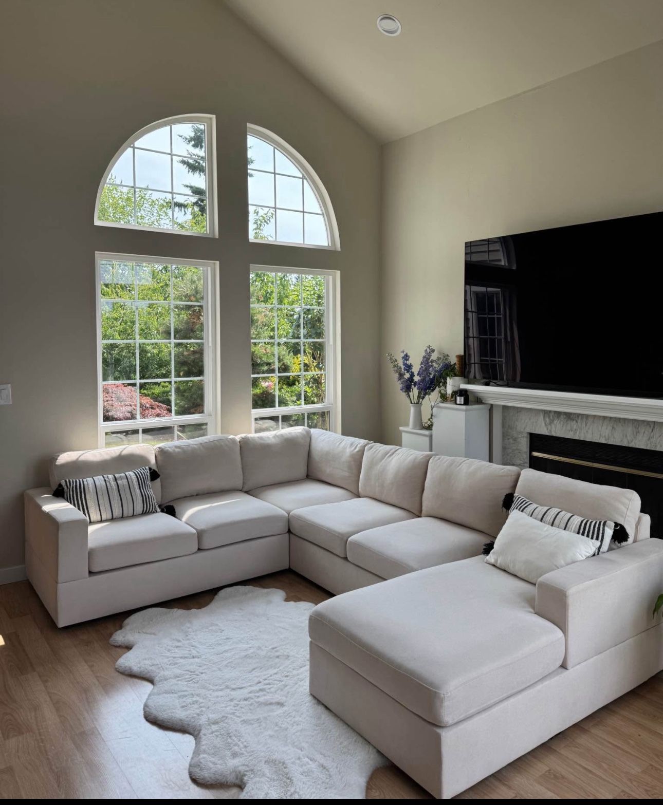 Modern Cream Sectional Sofa | FREE DELIVERY