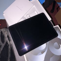  Apple iPad Air 5th Generation – 64GB (Like New) 