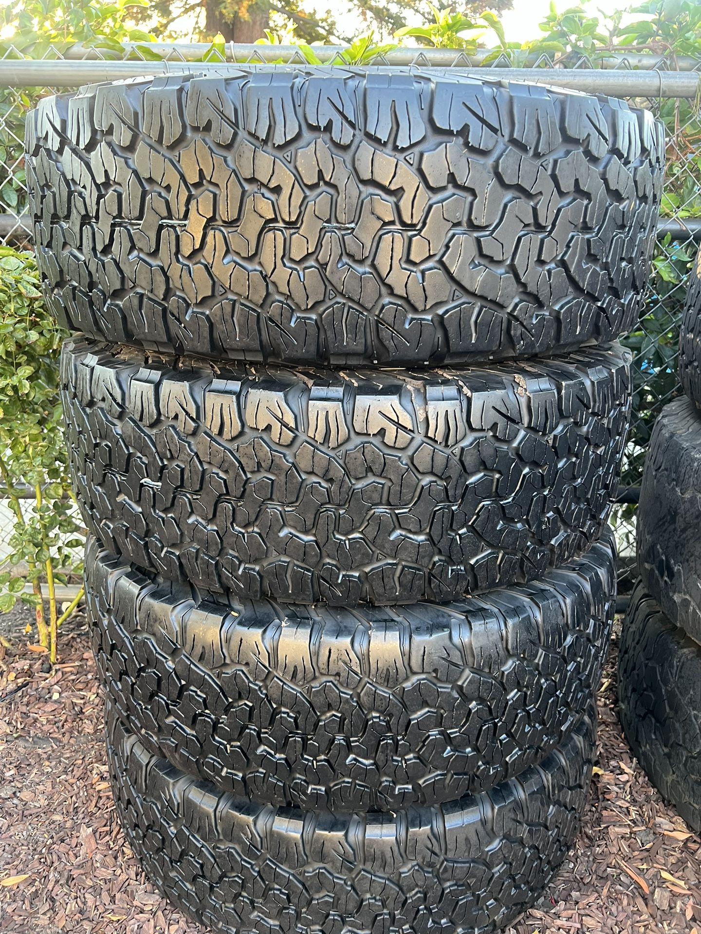 LT 275/65/18 Bfgoodrich Muy Buen Estado