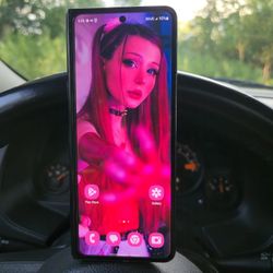 Z Fold 5 • 256 GB • UNLOCKED 🔐  • New Condition (Price Firm)