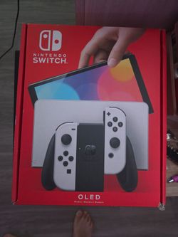 Nintendo Switch OLED w/ 4 Games