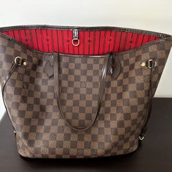 Authentic Louis Vuitton Women’s Messenger Bag