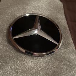Mercedes Emblem