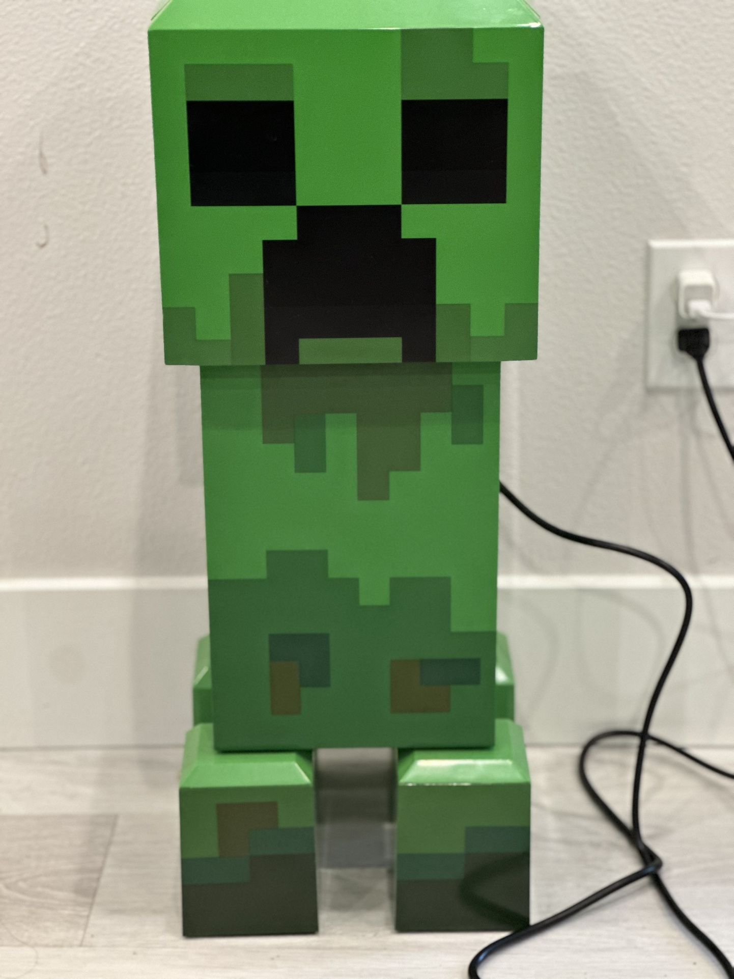 Minecraft Creeper Mini 2 Feet Tall Fridge Freezer Combo2 Door 8L Green Exterior Light Up Officially Licensed New Unused