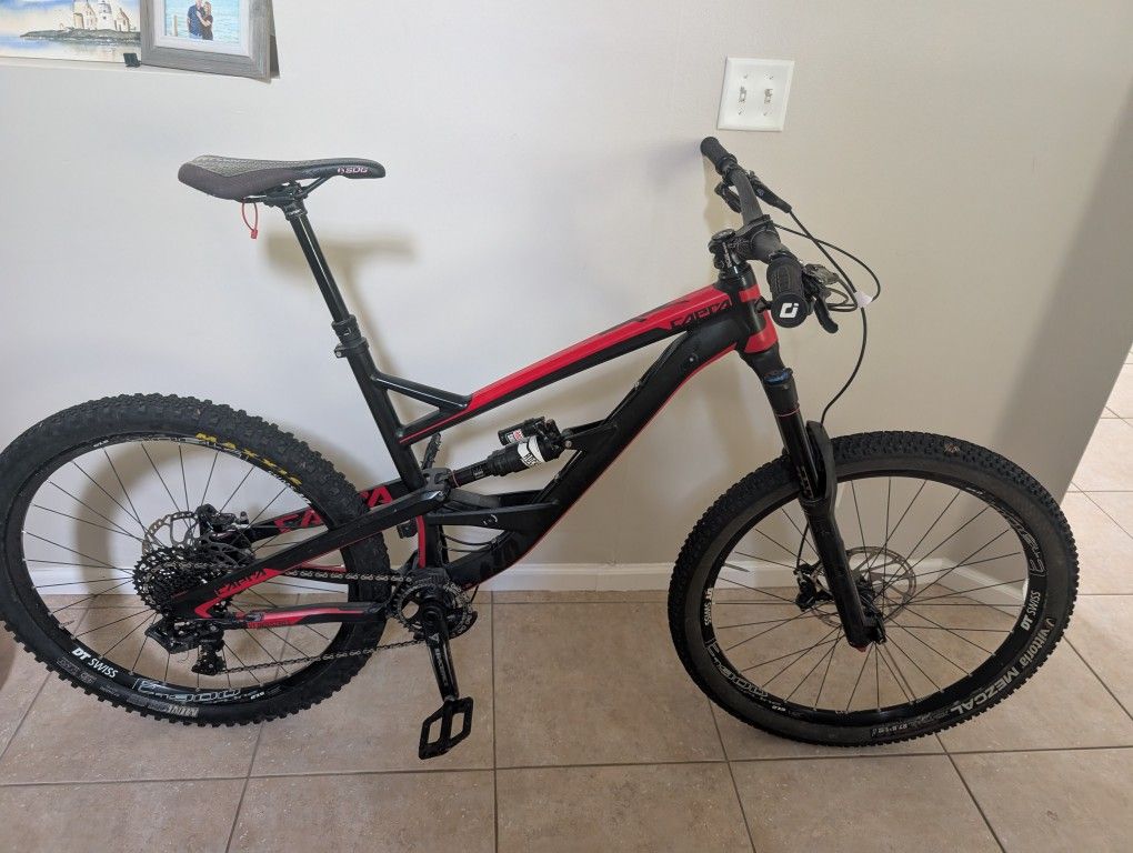 2017 YT Capra Al Comp