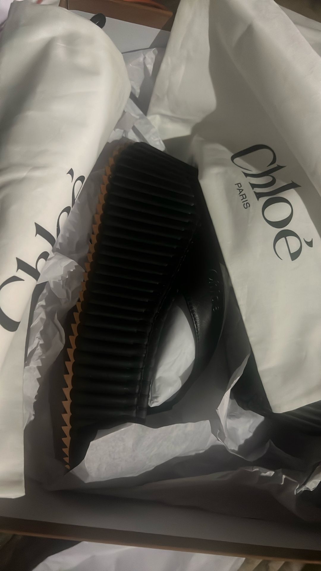 Designer Chloé Leather Flip Flops