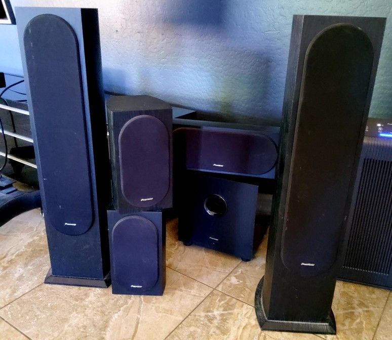 5.1 Pioneer Surround Sound Speakers
