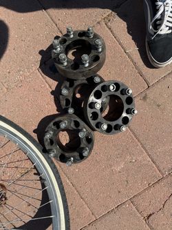 Spacers for six lugs
