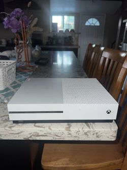 Xbox One S (700GBs)