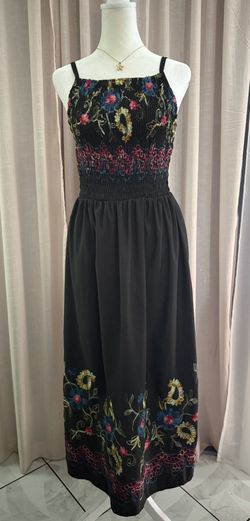 Elegant Black Floral Embroidered Dress