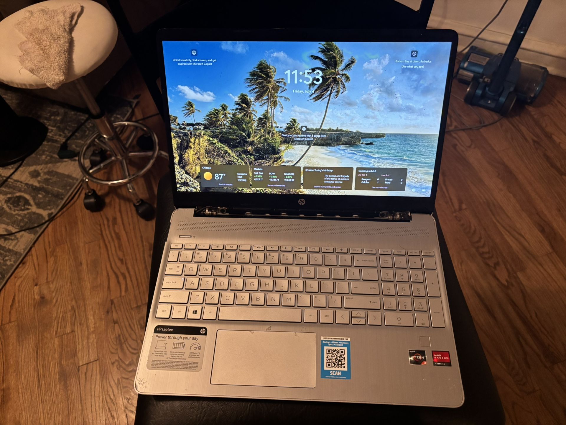 HP LAPTOP 15-ef1050nr