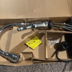 Leland Single-Handle Pull-Down Sprayer Kitchen Faucet with Touch2O and ShieldSpray Technology in SpotShield Stainless