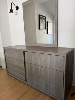 Queen Bedroom Set – Lighted Bed, Dresser/Mirror & Nightstand