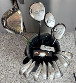 Mens RIGHT Handed Distance Master (DM)  - 13pc Golf Club set, with Arnold Palmer Golf Bag