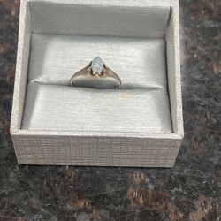 Lady’s 14k Ring 