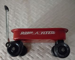 Radio Flyer red doll size wagon