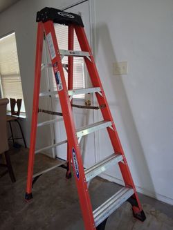 Werner Fiberglass Step Ladder