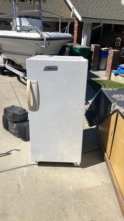 Used freezer 4 feet tall 2 feet wide 2 feet depth Used freezer 4 feet tall 2 feet wide 2 feet depth