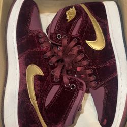 Jordan 1s.  Size 4.5