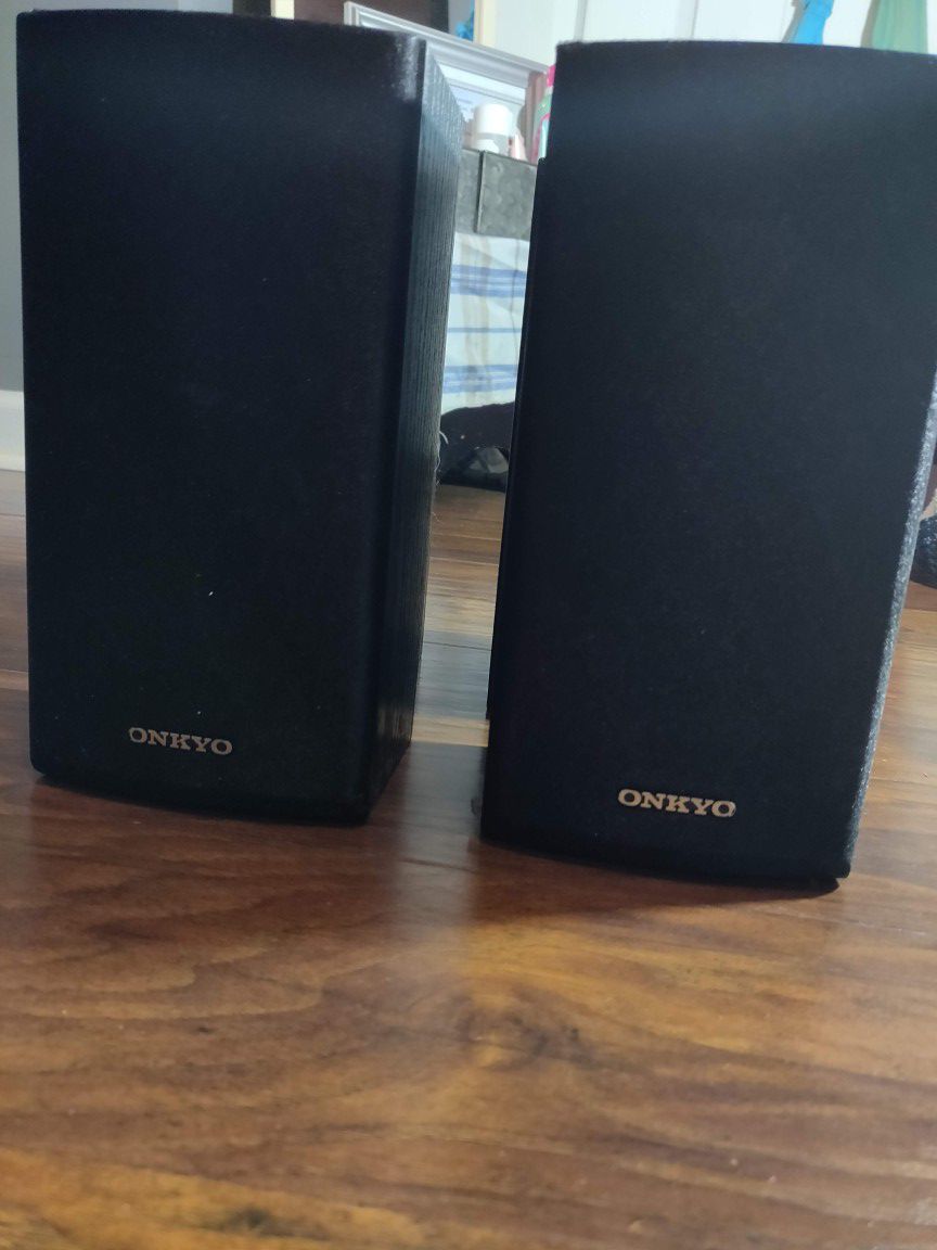 Onkyo surround sound speakers