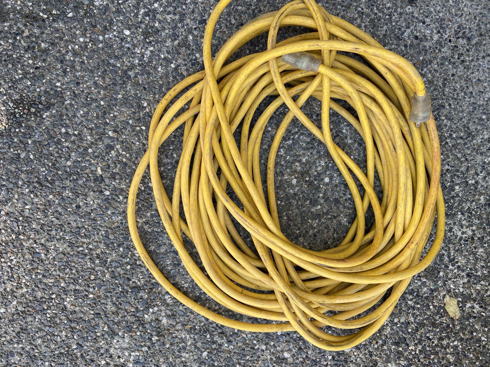 80ft Yellow Contractors Extension Cord With Light Up Ends E217996 