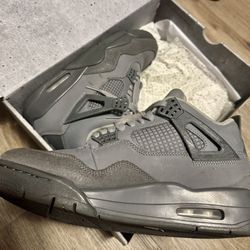 Cement Jordan 4. Used