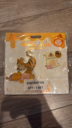 Disney Winnie the Pooh 100 pin