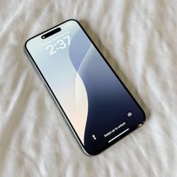 Selling a iPhone 16 Pro Max in Natural Titanium.