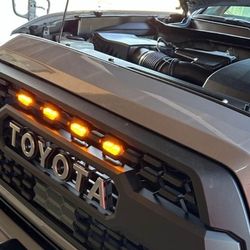 TOYOTA TACOMA GRILLE  / TRUCK ACCESSORIES 