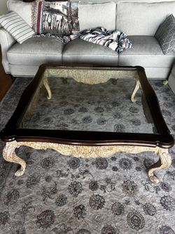 Extra large square coffee table 47in x 47in x19in  (100$)