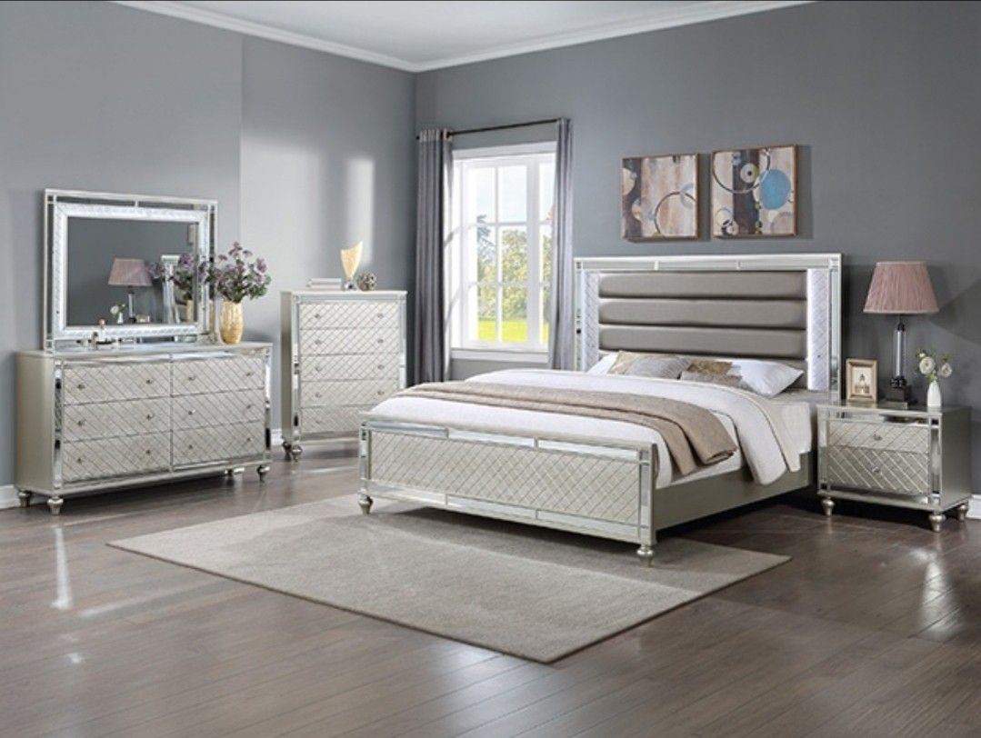 Brand New! 7pc Queen/king Bedroom Set😍
Take it home with $39down
Hablamos Español Y Financiamos🙋
