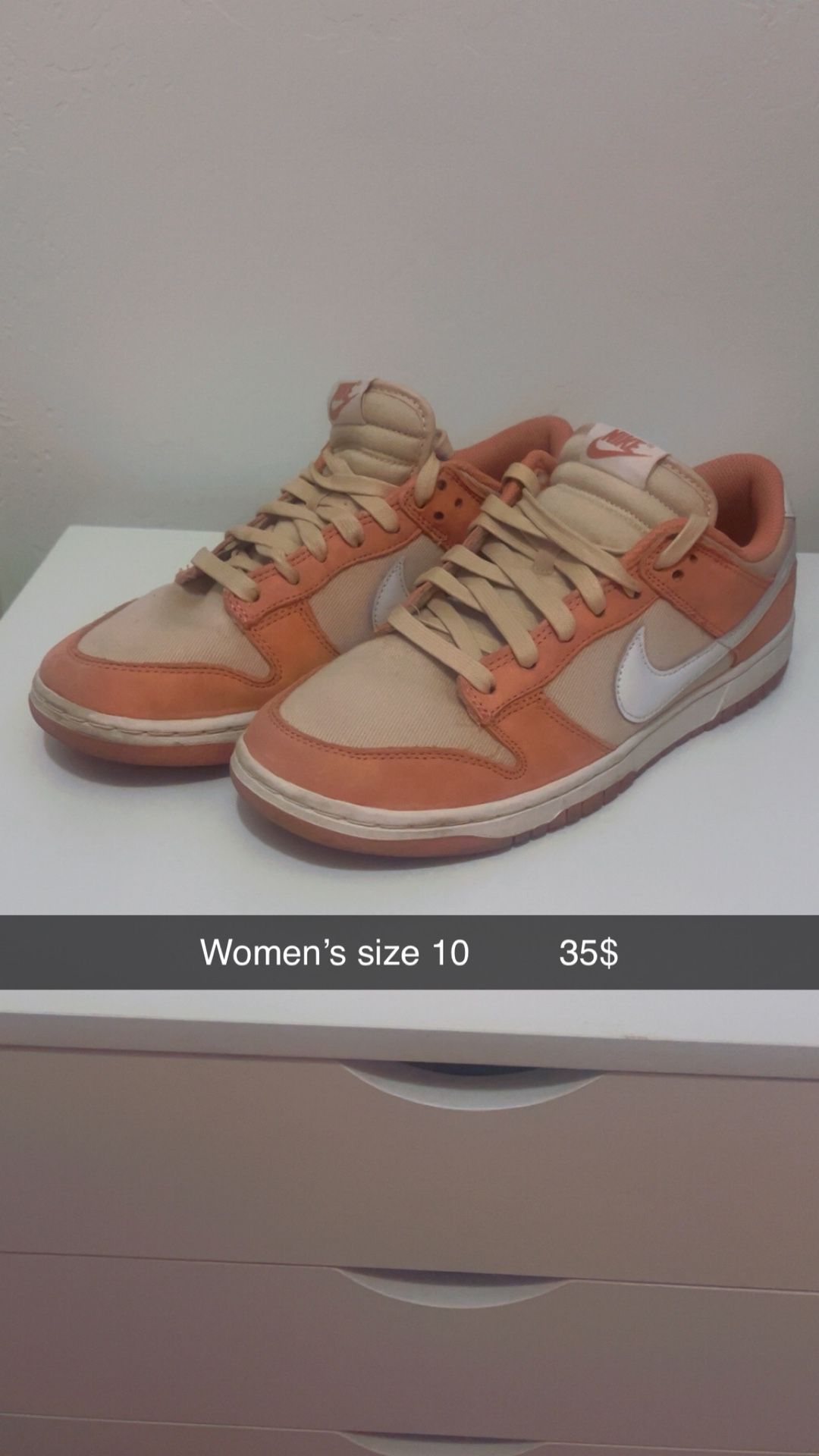 Women’s 10 Dunks