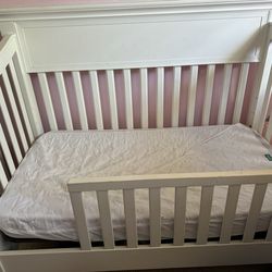 Toddler bed with mattress