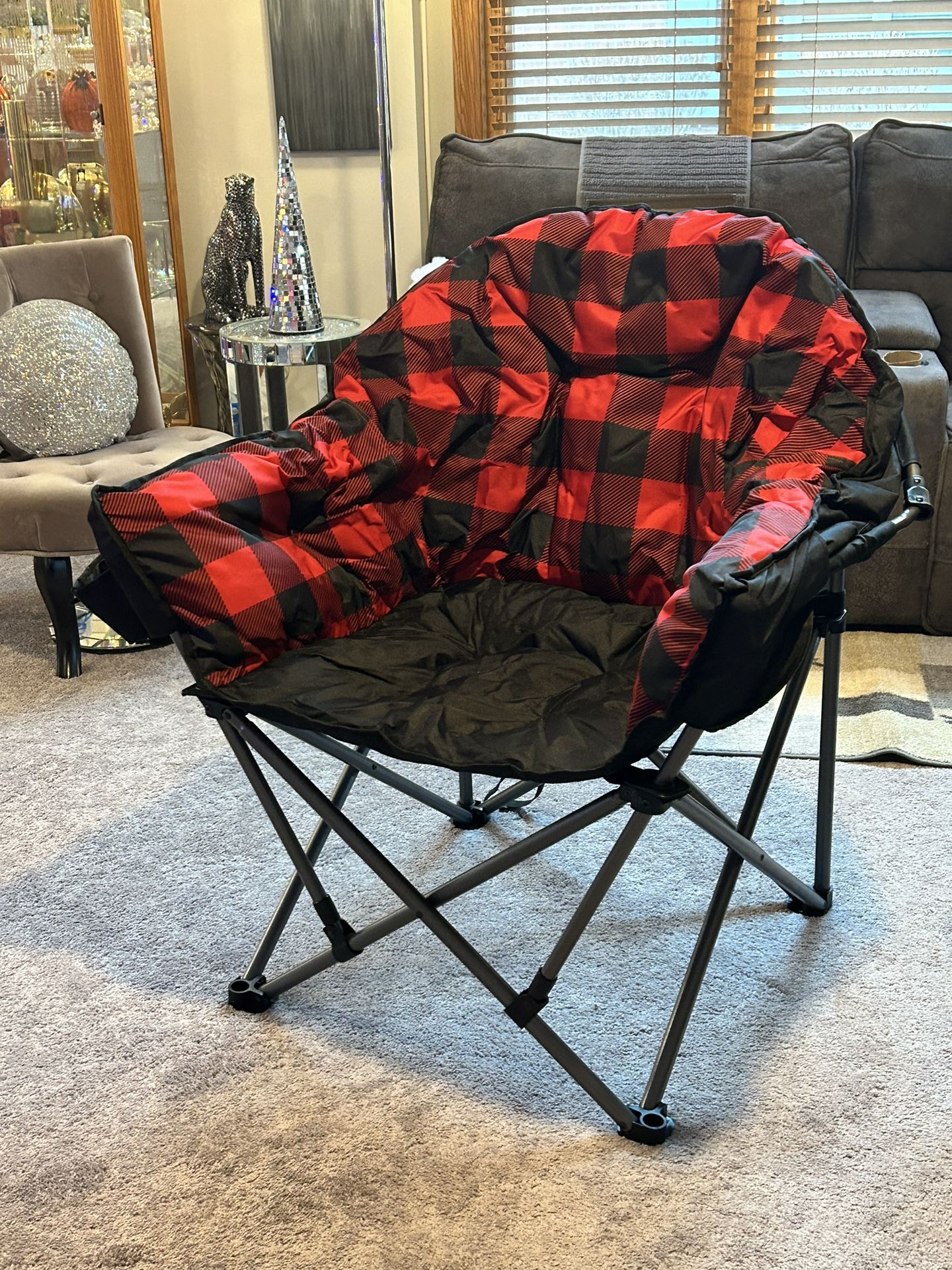 Big Daddy Plush Chair! NEW (paid $120)