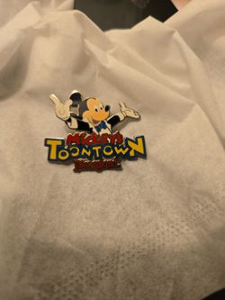 Authentic, Vintage Toontown DISNEYLAND Pin