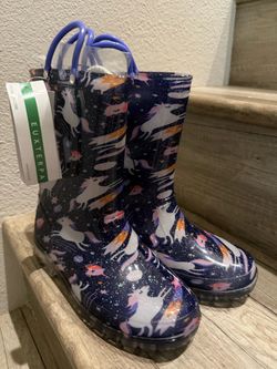 New Toddler kids light up rain boots Size 2